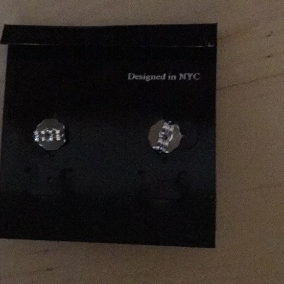 Cz by Kenneth Jay Lane new stud earrings - Picture 4 of 5